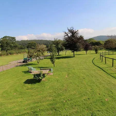 Puddleduck Hut With Hot Tub And Dog Agility Course, Perfect For A Romantic Break